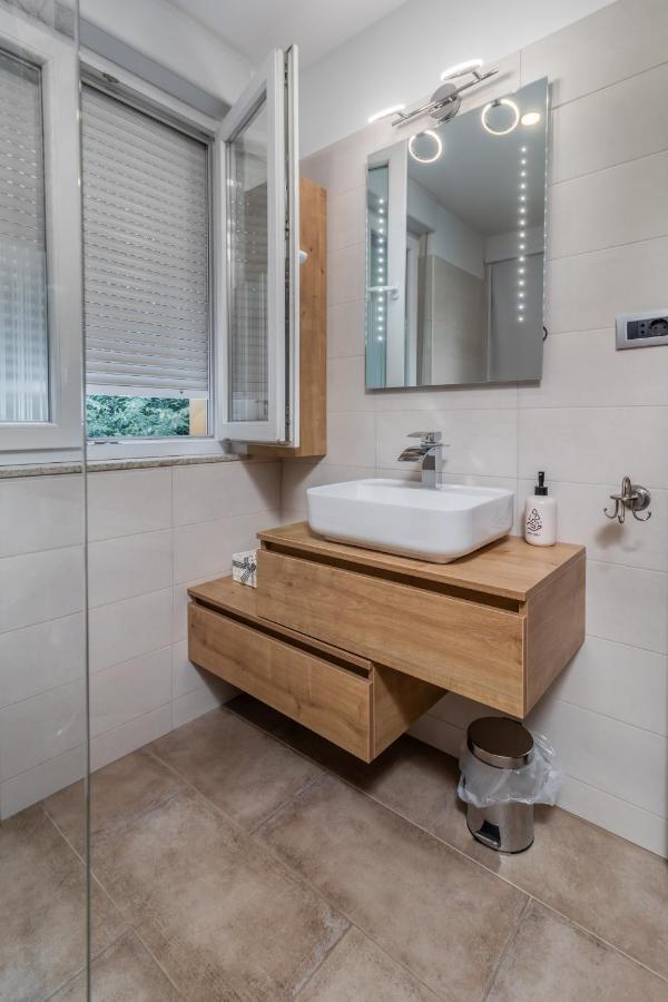 Adastra Apartments With Private Parking And Floor Heating 리예카 외부 사진